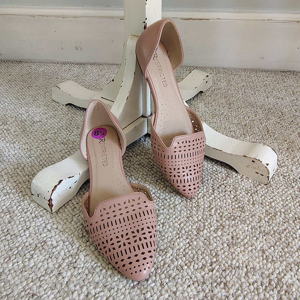 Women's Restricted Ballet Flats, beige leather, perforated pattern - 8.5M